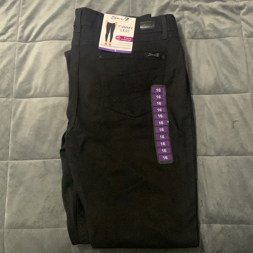 NWT Women’s Jeans | Black | Size: 16
